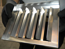 钣金加工企业如何通过引进自动化折弯成型设备降低生产成本,提高产品质量?-中山铭偌金属-钣金加工珠海机箱机柜设备外壳激光切割彩神网页 钣金加工企业如何通过引进自动化折弯成型设备降低生产成本,提高产品质量?-中山铭偌金属-钣金加工珠海机箱机柜设备外壳激光切割彩神网页