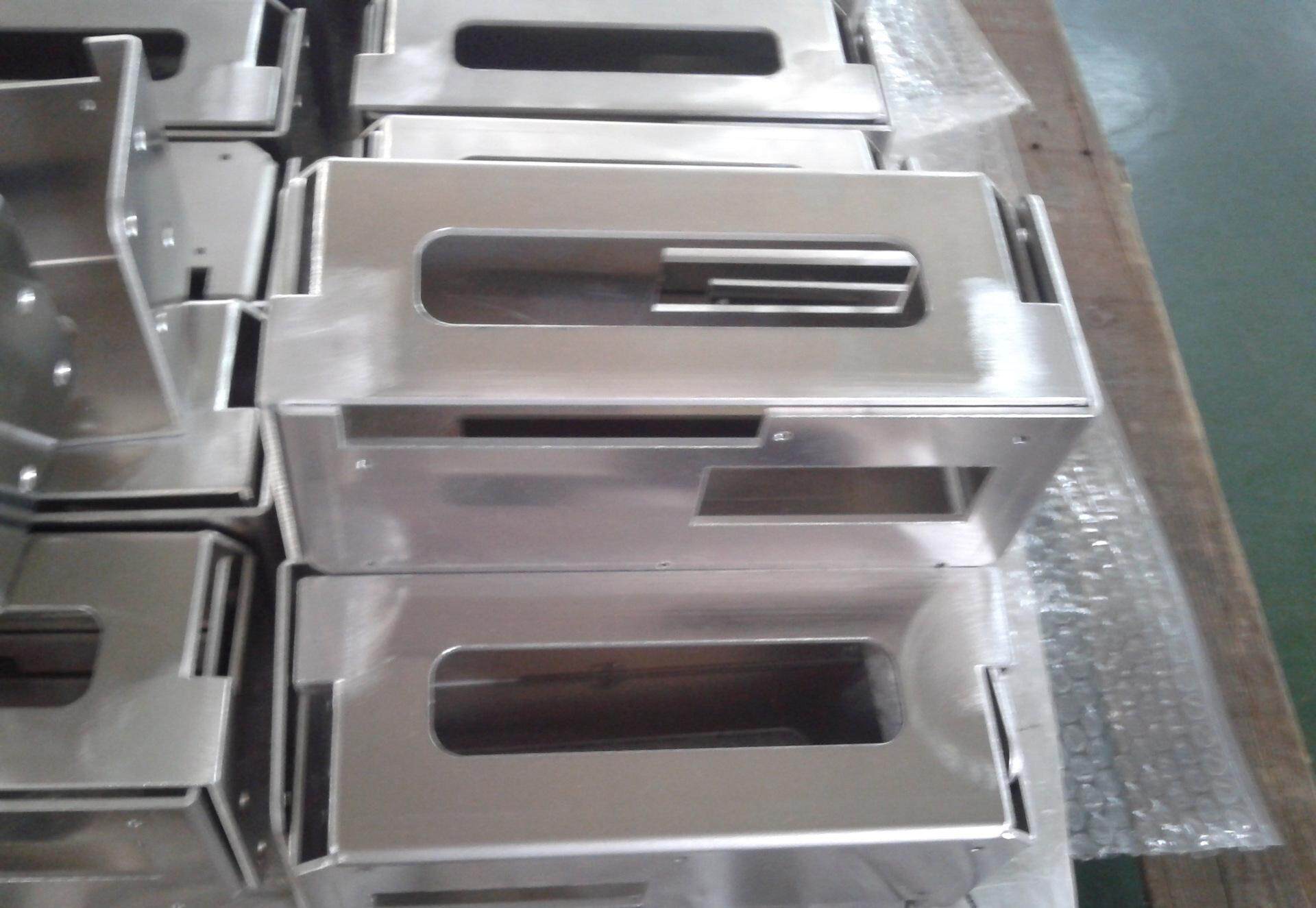 钣金加工时应如何选择材料?-钣金加工珠海机箱机柜设备外壳激光切割彩神网页 钣金加工时应如何选择材料?-钣金加工珠海机箱机柜设备外壳激光切割彩神网页